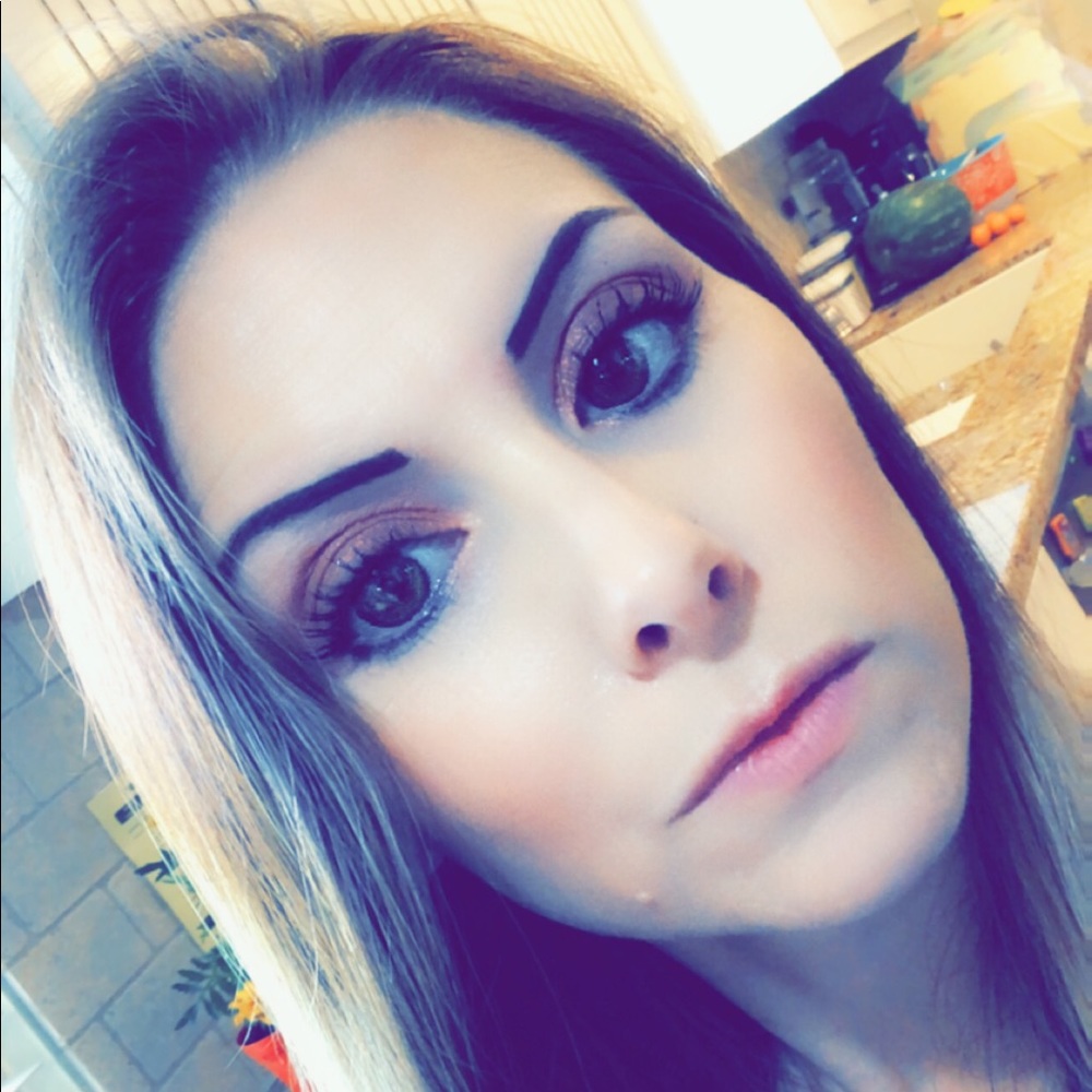 Meet your Posher, Erica